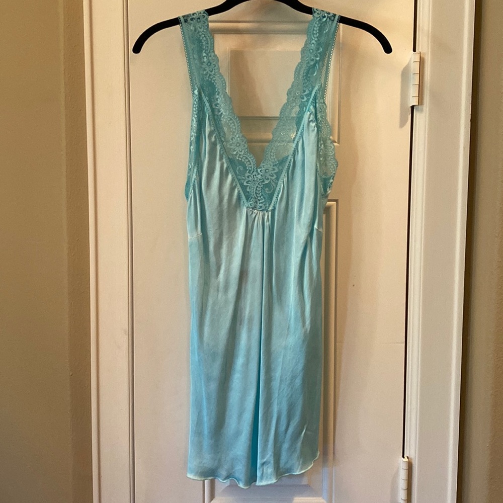 NWT Venti6 Satin Lace Trim V-Neck Cami Tank Turquoise Size L